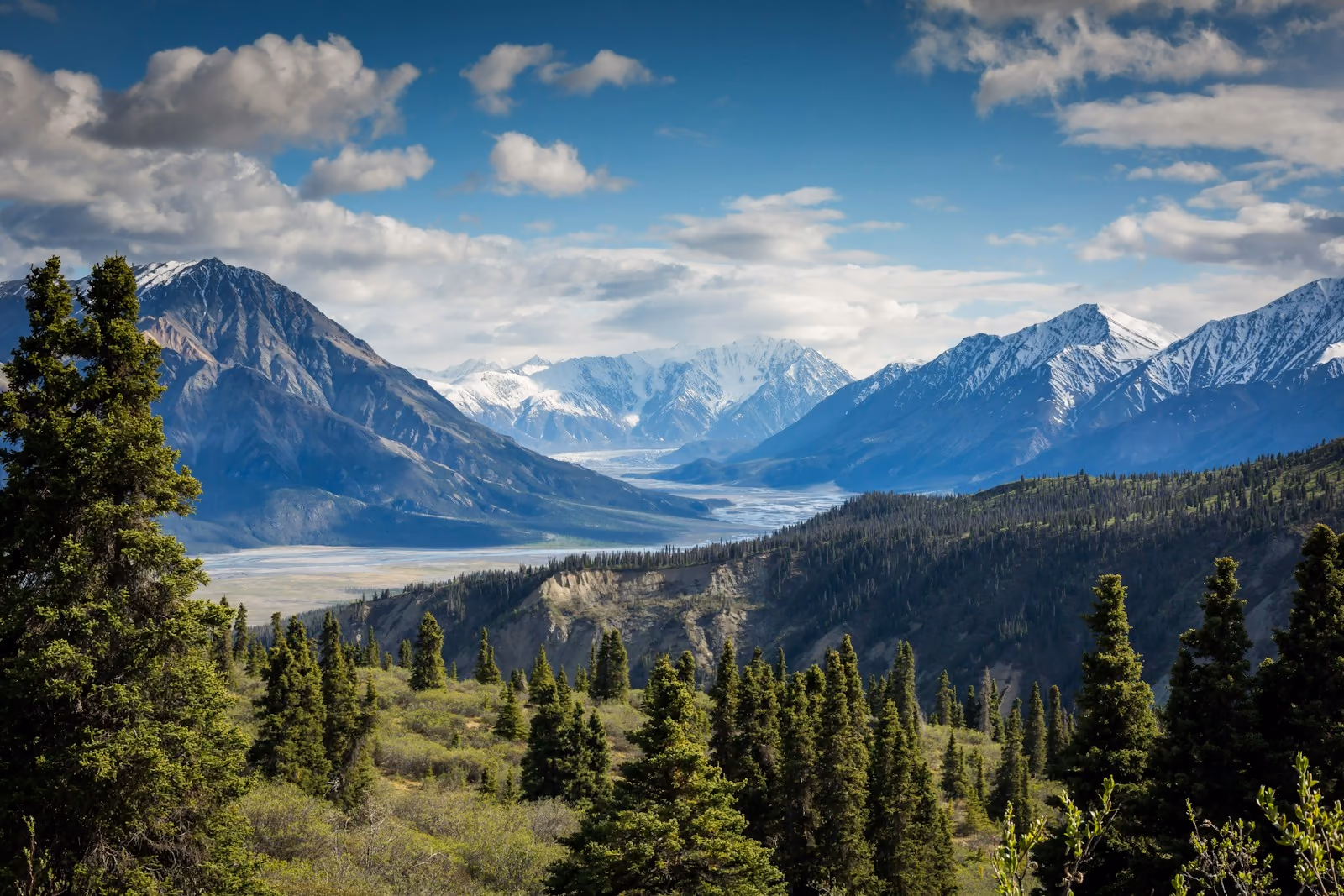 Mountain landscape illustrating a resolution comparison